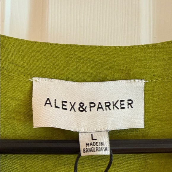 Parker Green and Gold Blouse - Picture 5 of 7